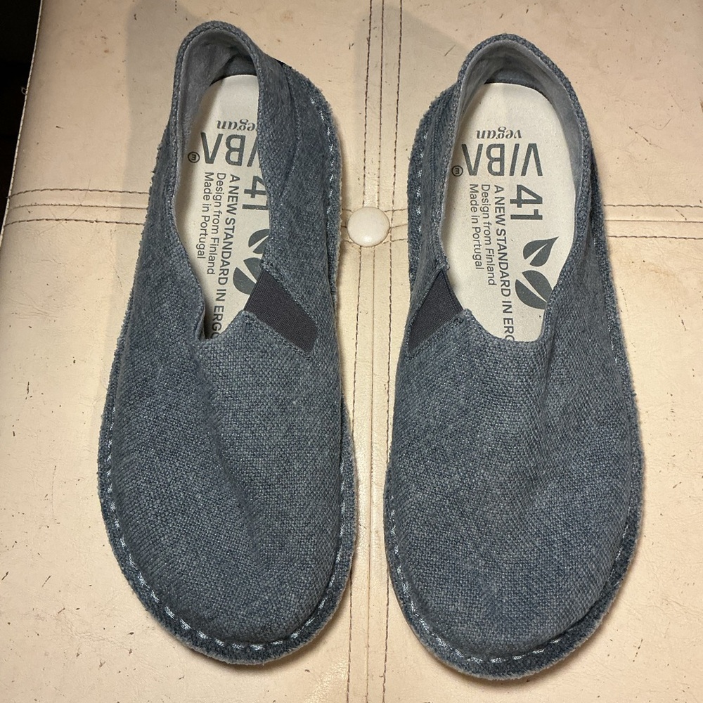 VIBA Gray Slip-On Shoes - Picture 2 of 7